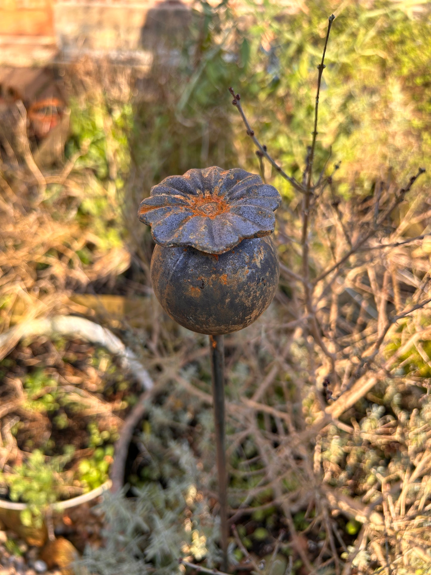 3 RUSTY GARDEN METAL POPPY SEED HEADS PLANT SUPPORTS