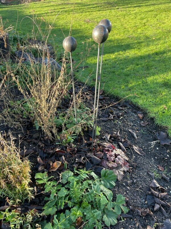 Ball top plant supports/stakes allium garden art 3ft rusty
