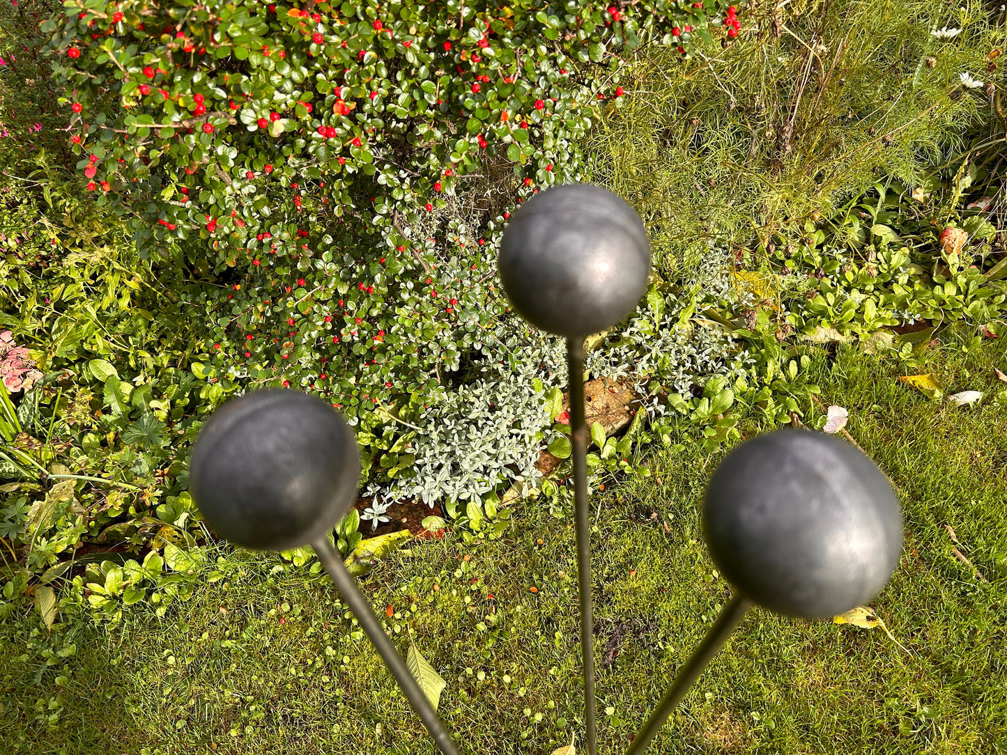 Rusty Ball top plant supports/stakes allium garden art 3ft TRIO
